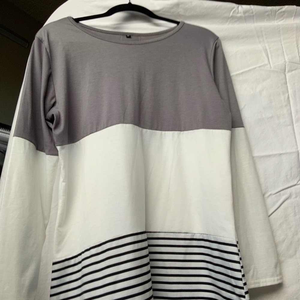 XL Grey White and Black Tunic